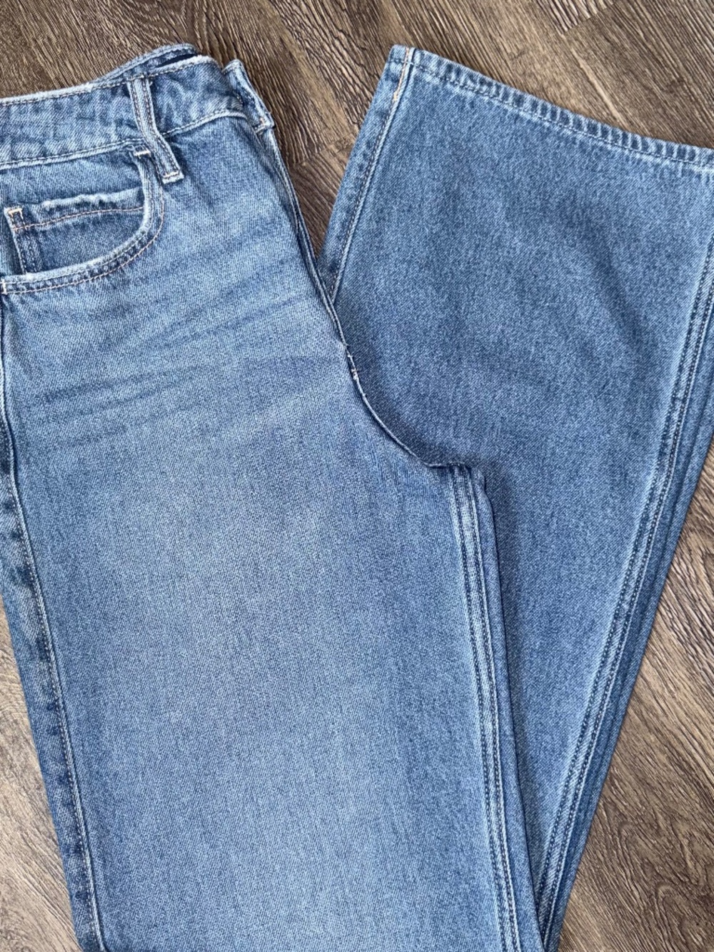 Hollister Ultra High Rise Baggy Jeans